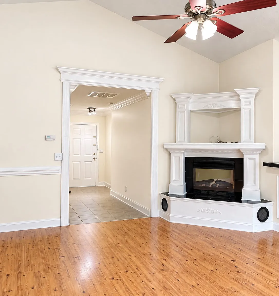 3 bed, 1275 sqft, $1,925 — Photo 3