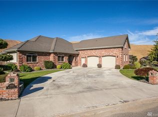 2015 Maiden Ln, Wenatchee, WA 98801