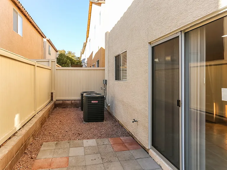 9477 Grandview Spring Ave — Photo 17