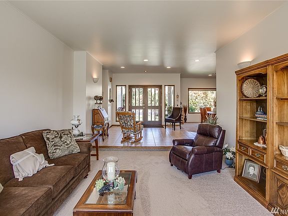5th image of 30 Lupine Ln