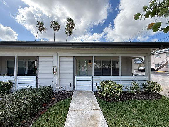 2nd image of 114 Columbia Dr #4