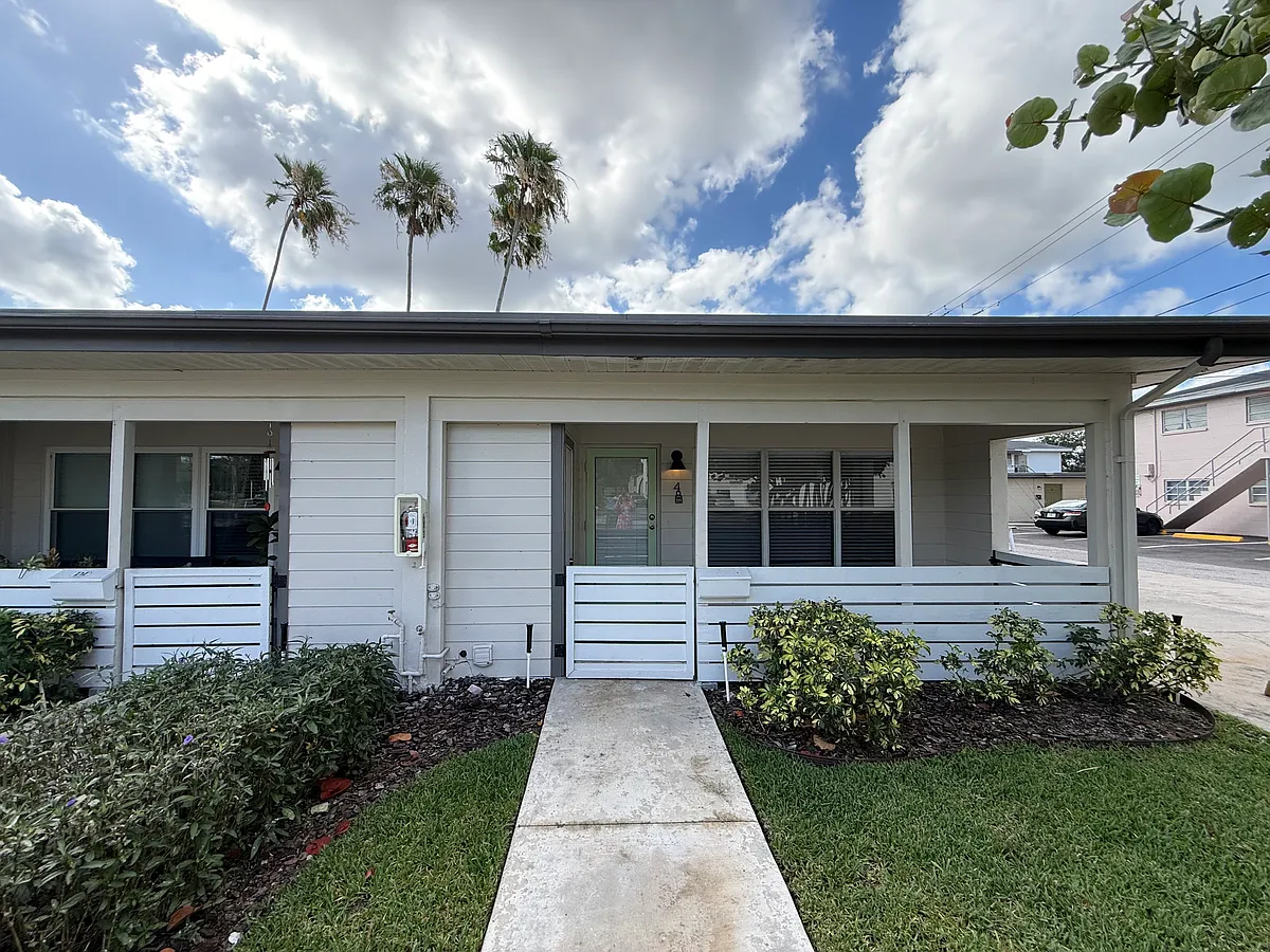 Building Photo - 114 Columbia Dr #4