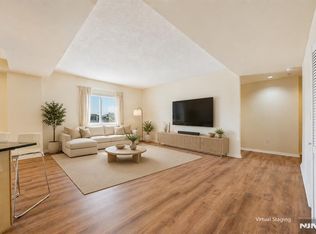 399 11th St APT 301, Palisades Park, NJ 07650