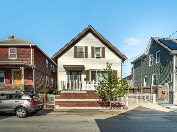 566 S 2nd St, New Bedford, MA 02744