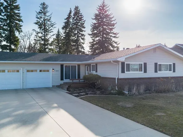 2618 Olson Dr, Grand Forks, ND 58201