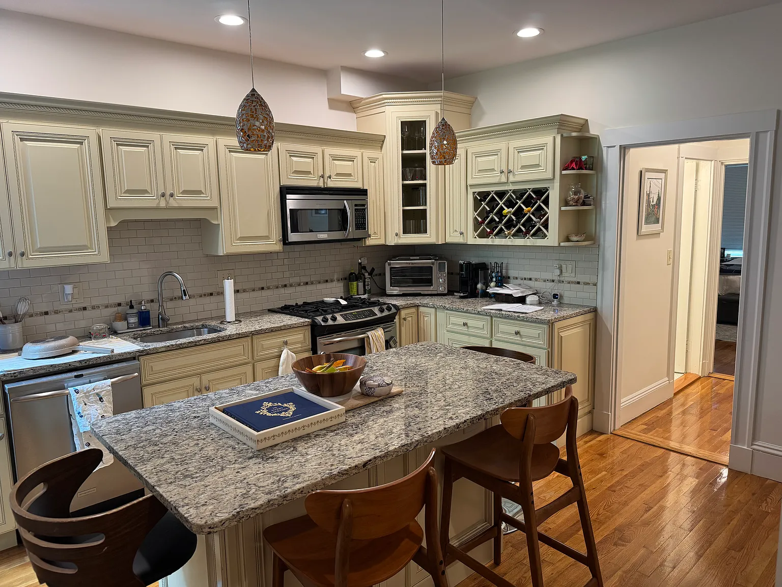 2 bed, 1000 sqft, $3,500 — Photo 1