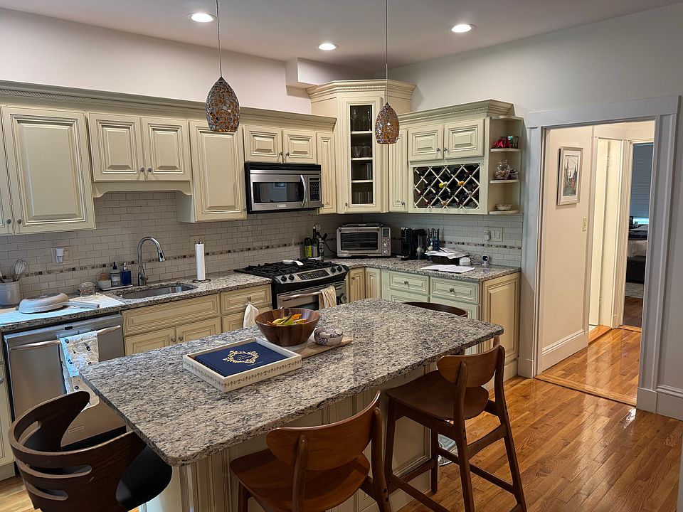 1st image of 138 Fuller St APT 2