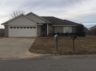 401 Village Dr, Lavaca, AR 72941
