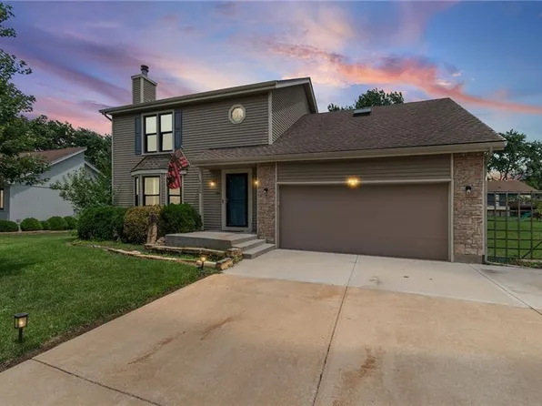 224 S Chambery Dr, Olathe, KS 66061