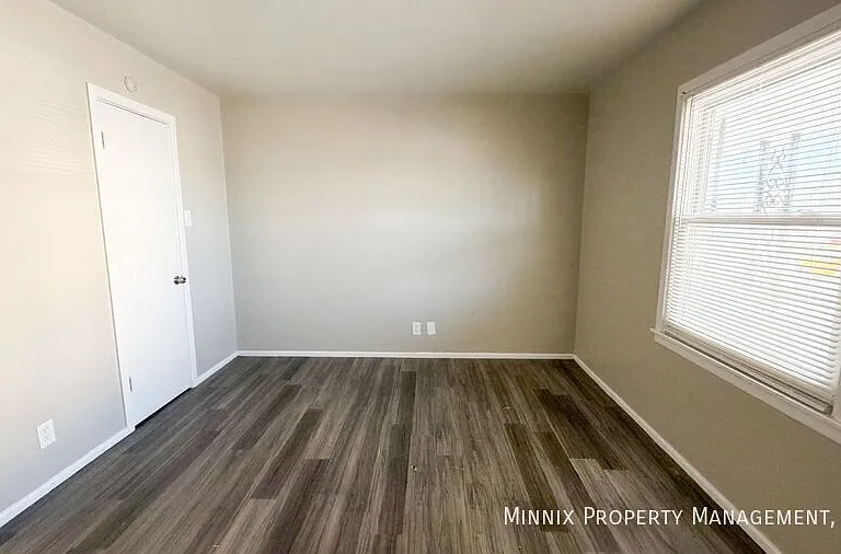 2010 Avenue S #7 — Photo 9