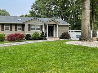 30 Foxcroft Rd, Denville, NJ 07834
