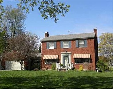 2nd image of 2605 Marine St