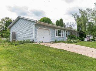 627 Riverview Dr, Marshall, WI 53559