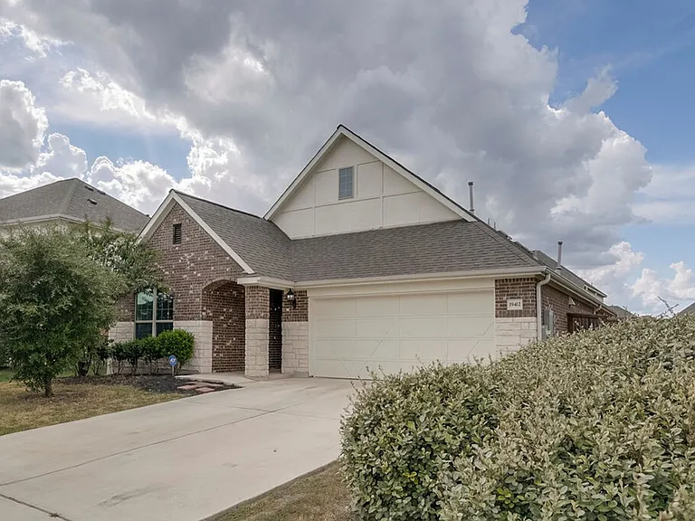 19412 Camlann Pl — Photo 1