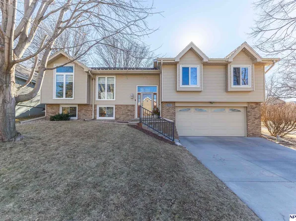 15529 Hamilton St, Omaha, NE 68154