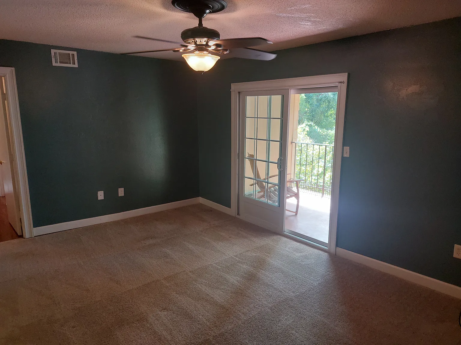 2 bed, 1100 sqft, $1,240 — Photo 2