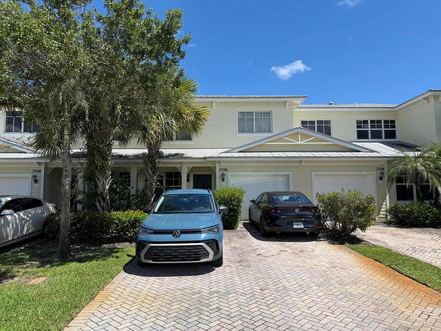 4 bed, 2.5 bath, 1958 sqft, $2,100 — Photo 2