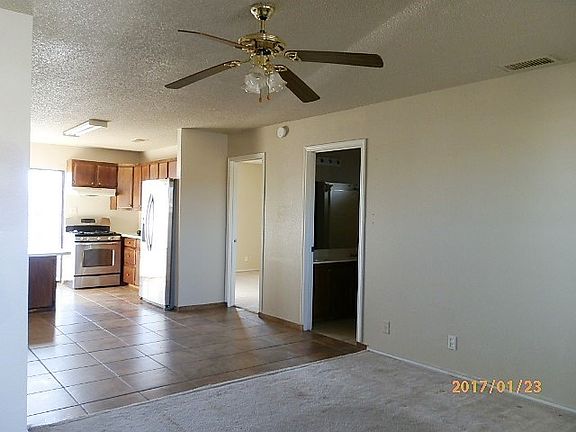 3rd image of 305 SW Avenue K