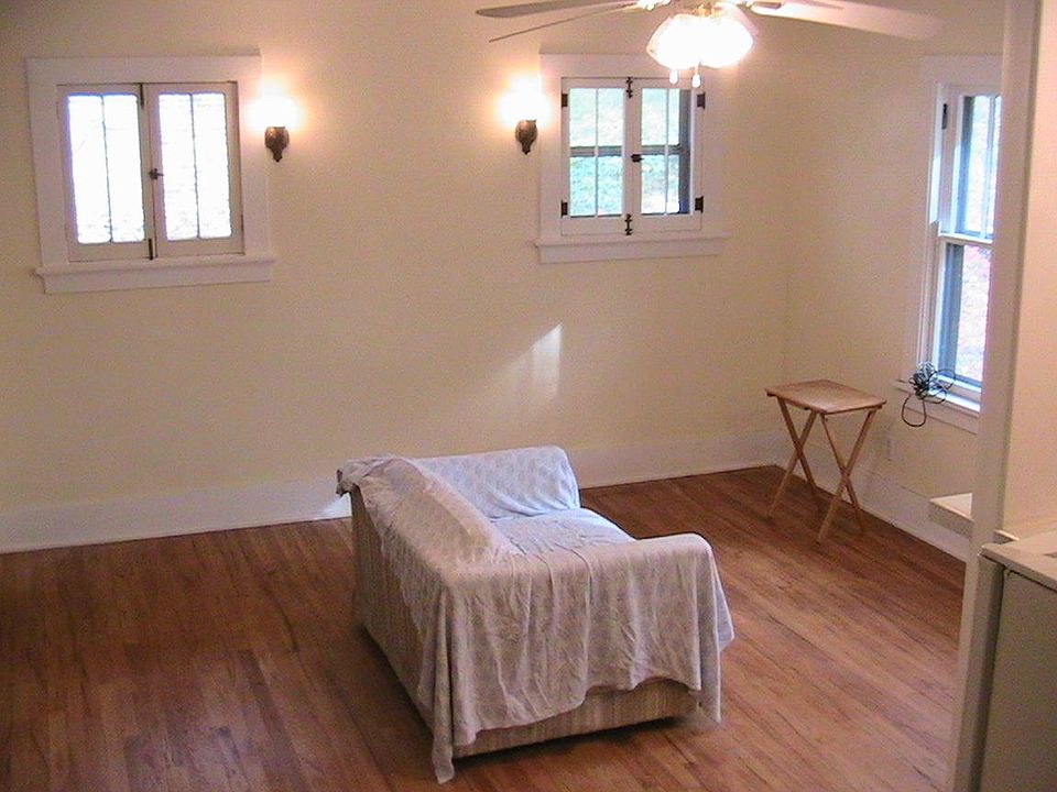 1st image of 2317 1/2 Union St #2317-1/2