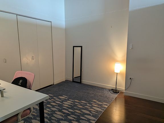 4th image of 235 W Van Buren St Unit 2311