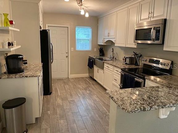 4th image of 633 Hager Ct