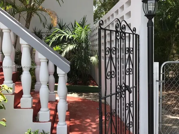 13335 Arch Creek Rd APT 4, North Miami, FL 33181
