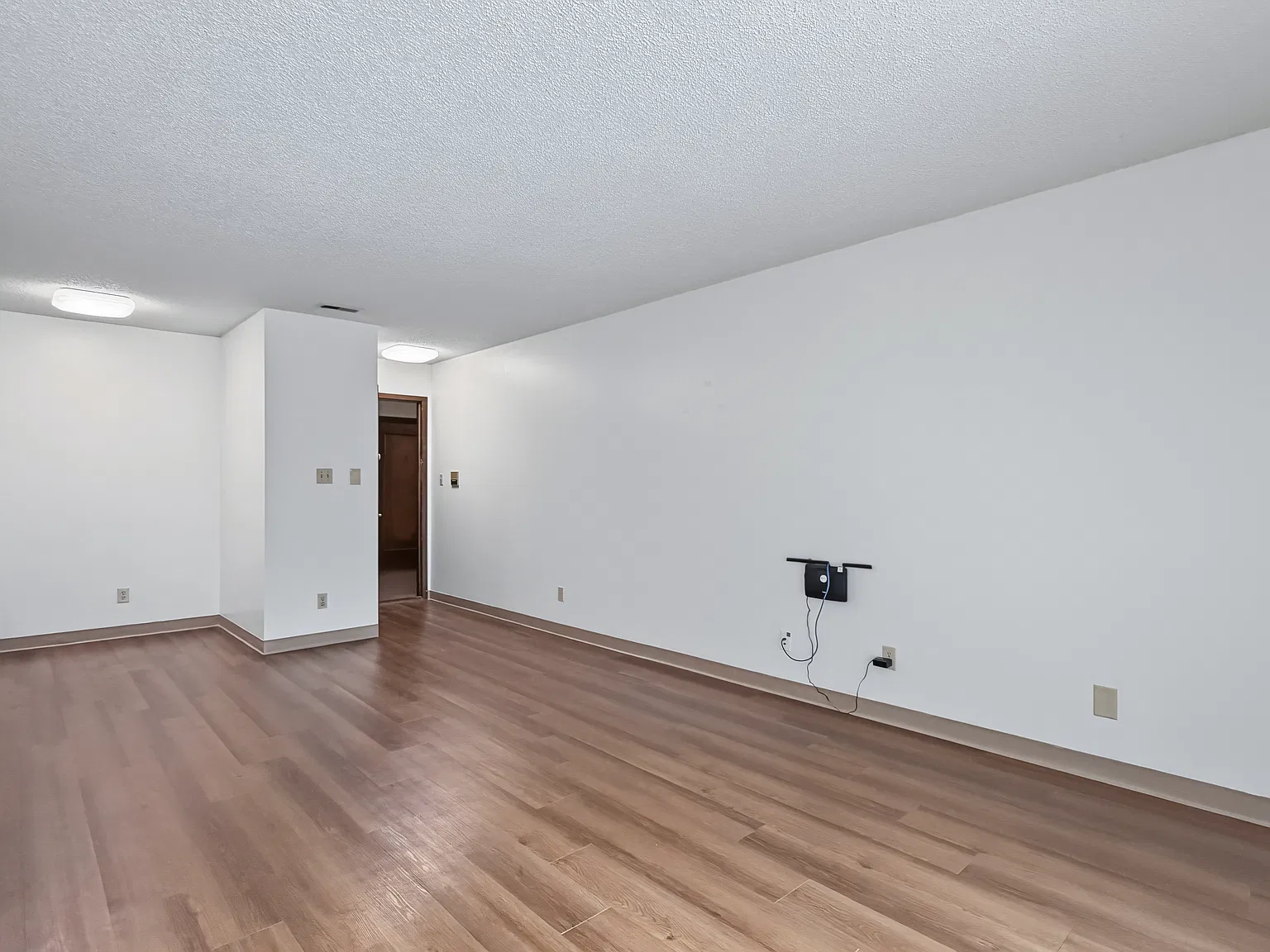 2 bed, 800 sqft, $860 — Photo 3
