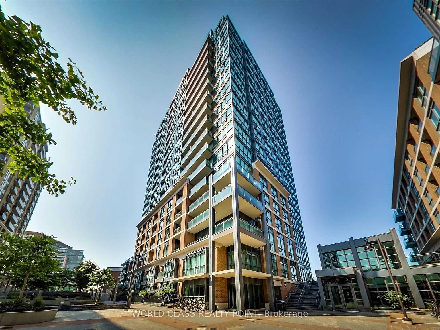 1171 Queen St W — Photo 1