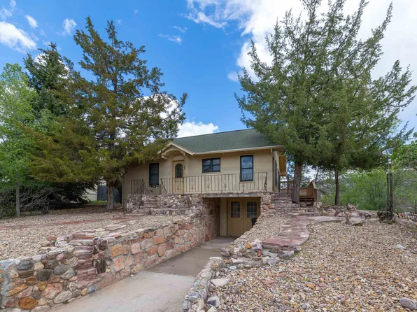 309 S Dakota St, Hot Springs, SD 57747