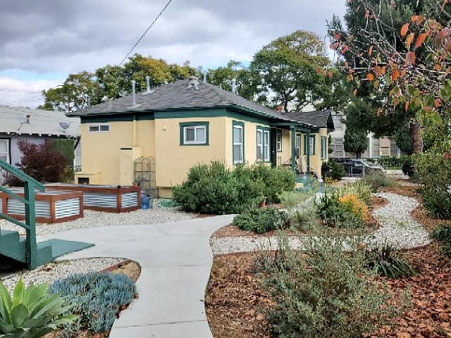1st image of 537 Cerritos Ave