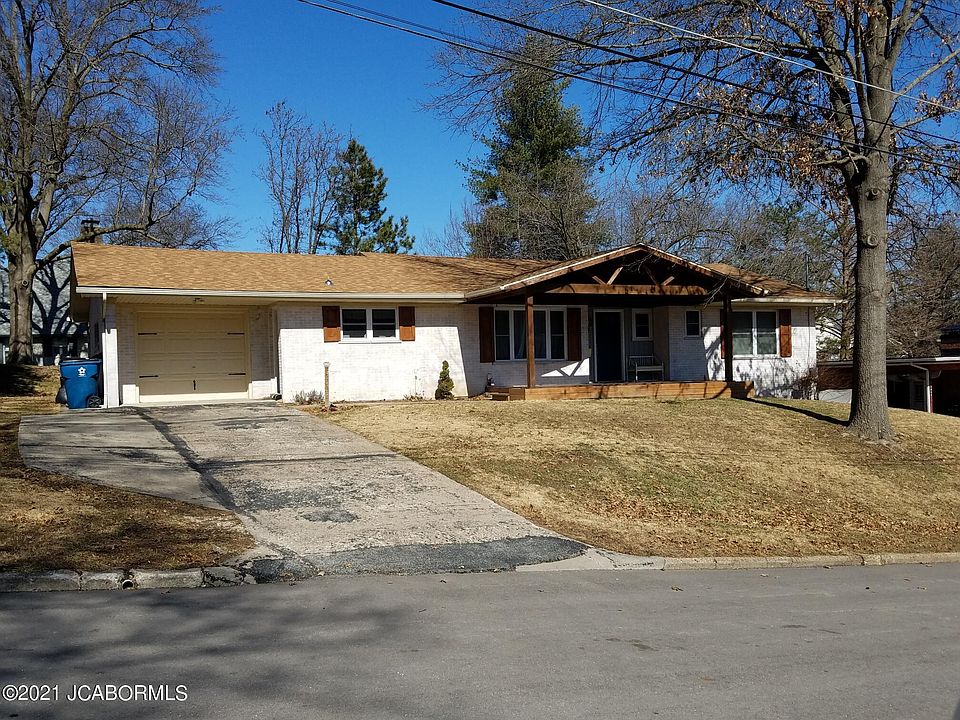 1st image of 2402 Oakview Dr