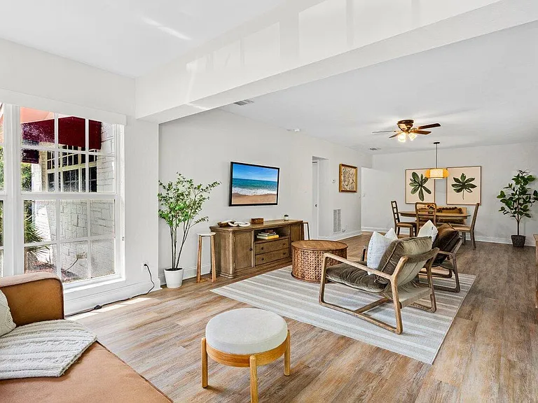 617 NE 9th Ave #71 — Photo 3