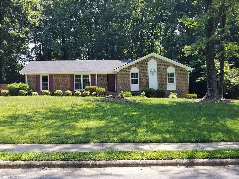 1st image of 3504 Regents Park Ln