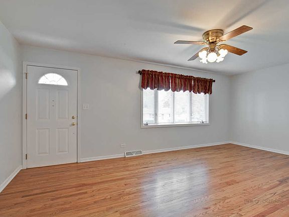 3rd image of 306 Woodland Dr