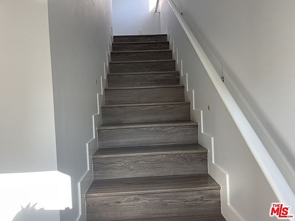 3rd image of 6204 Mayfield Ave #2