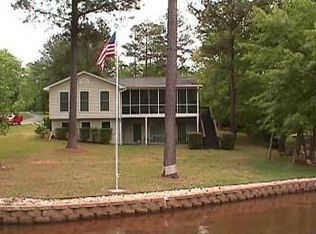 121 Waters Edge Rd, Greenwood, SC 29649