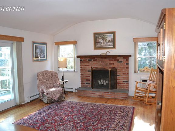4th image of 40 Windermere Dr