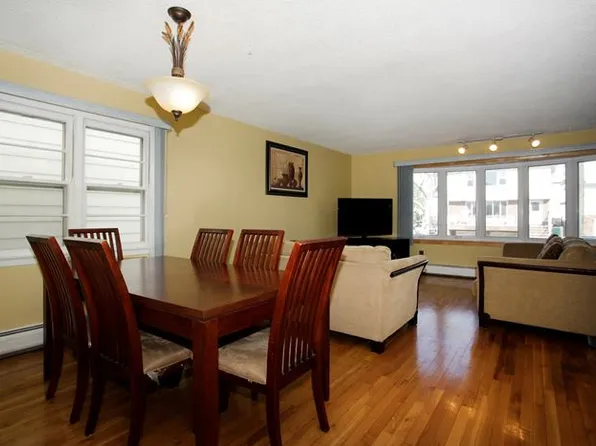 184 W 17th St, Bayonne, NJ 07002