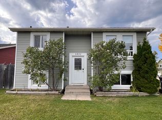 1801 12th St, Cold Lake, AB T9M1L8