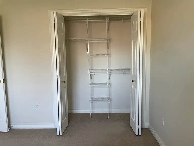 817 E 4315 S — Photo 2