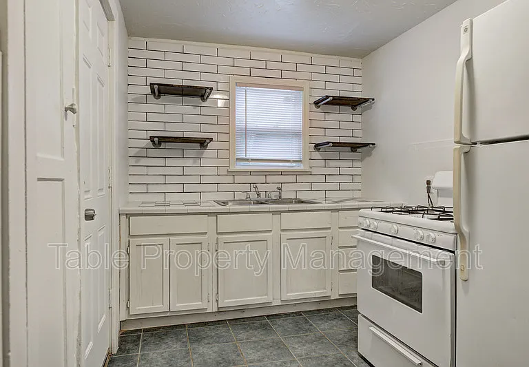 3200 NW 16th St #1/2 — Photo 16