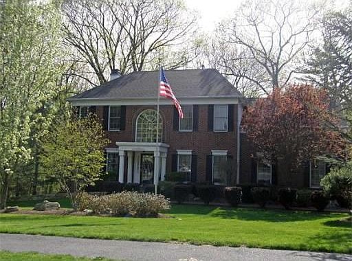 1st image of 39 Charles River Dr