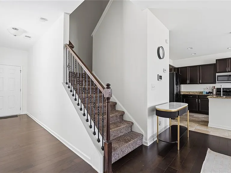 565 Dasheill Ln — Photo 12