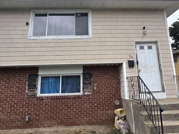 39 4th Avenue, Westbury, NY 11590