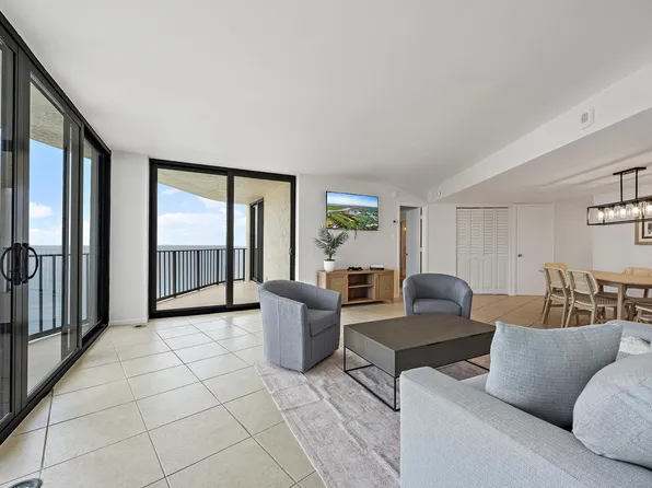 5420 N Ocean Dr, Riviera Beach, FL
