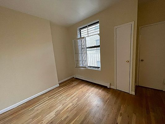 1st image of 390 Manhattan Ave #6