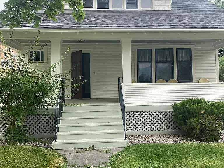 330 E Main St — Photo 1