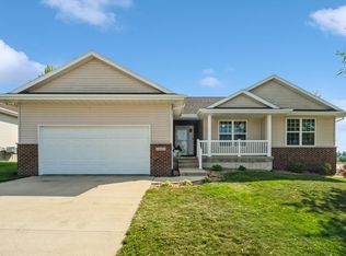 1605 Valentine Dr, Marion, IA 52302