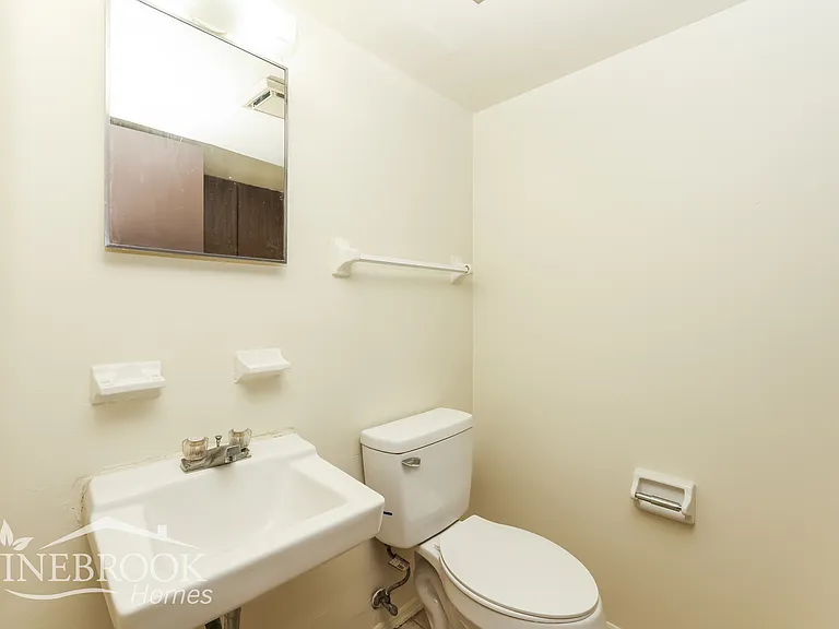 7673 Mount Hood Dr — Photo 14