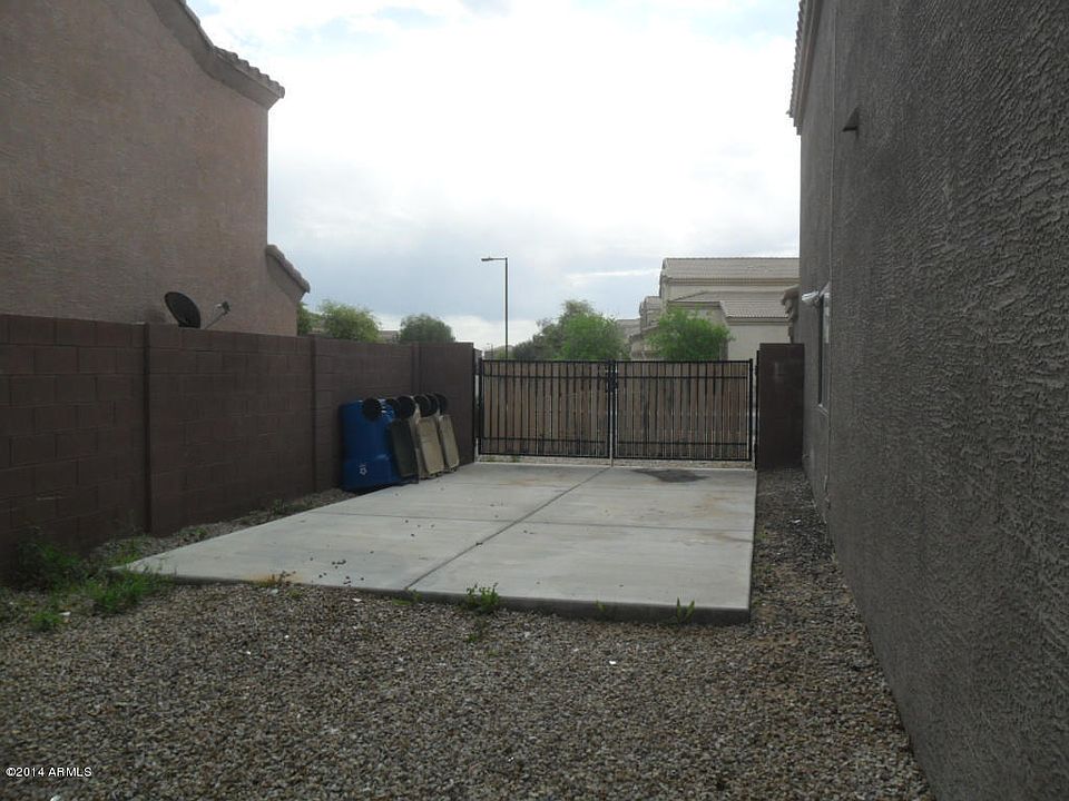 1st image of 33304 N Roadrunner Ln